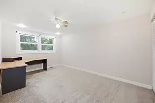 2038 Farnham Ct, Schaumburg, IL 60194 - Photo 6