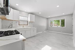 146 W 27th Pl, Chicago Heights, IL 60411 - Photo 2