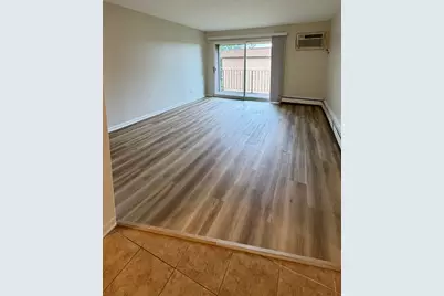 720 Hill Drive #304, Hoffman Estates, IL 60192 - Photo 4