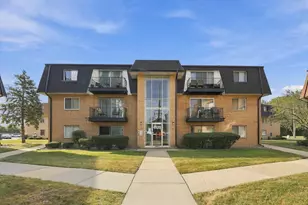 4929 W 109th St, Oak Lawn, IL 60453 - Photo 1
