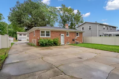1402 S Robert Drive, Mount Prospect, IL 60056 - Photo 36