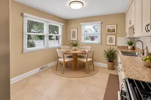 1402 S Robert Dr, Mount Prospect, IL 60056 - Photo 6