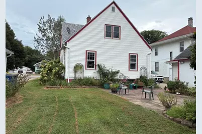 623 S 2nd Street, Watseka, IL 60970 - Photo 2