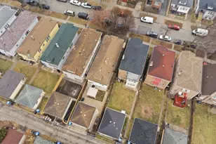 8418 S Essex Ave, Chicago, IL 60617 - Photo 4