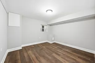 8418 S Essex Ave, Chicago, IL 60617 - Photo 24