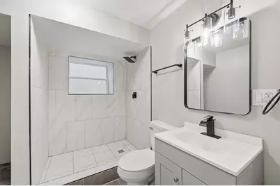8418 S Essex Avenue, Chicago, IL 60617 - Photo 32