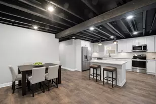 8418 S Essex Ave, Chicago, IL 60617 - Photo 12