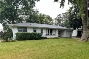 205 E Pleasant Ave, Sandwich, IL 60548 - Photo 1