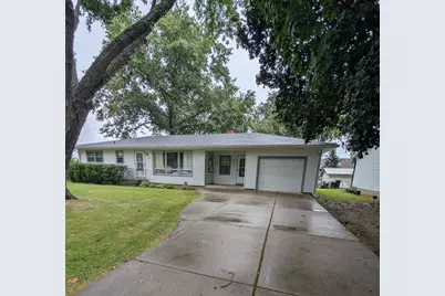 205 E Pleasant Avenue, Sandwich, IL 60548 - Photo 2