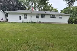 205 E Pleasant Ave, Sandwich, IL 60548 - Photo 18