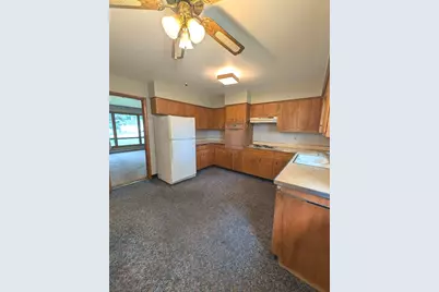 205 E Pleasant Avenue, Sandwich, IL 60548 - Photo 6