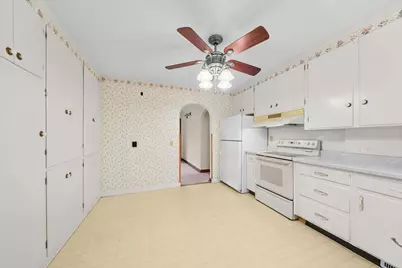 915 W Lincoln Avenue, Belvidere, IL 61008 - Photo 14