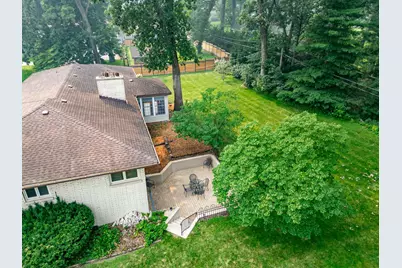 304 E Irving Park Road, Roselle, IL 60172 - Photo 2