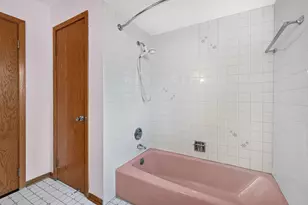 304 E Irving Park Rd, Roselle, IL 60172 - Photo 30