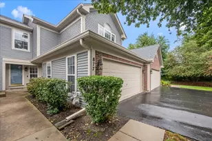 877 Wembley Ct, Elgin, IL 60120 - Photo 2