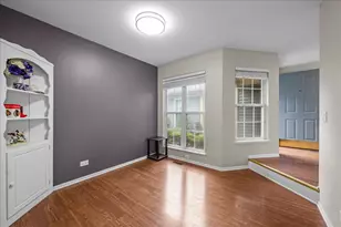 877 Wembley Ct, Elgin, IL 60120 - Photo 6