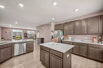 586 Cimmaron Circle, Crystal Lake, IL 60012 - Photo 8