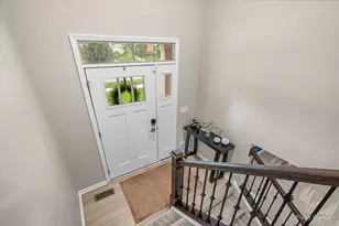 586 Cimmaron Cir, Crystal Lake, IL 60012 - Photo 2