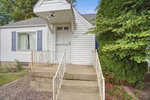 306 E Columbia St, Danvers, IL 61732 - Photo 2
