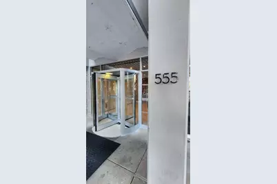 555 W Cornelia Avenue #1301, Chicago, IL 60657 - Photo 2