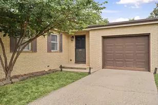 912 Frank Dr, Champaign, IL 61821 - Photo 4