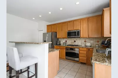 5566 Cloverdale Road, Hanover Park, IL 60133 - Photo 10