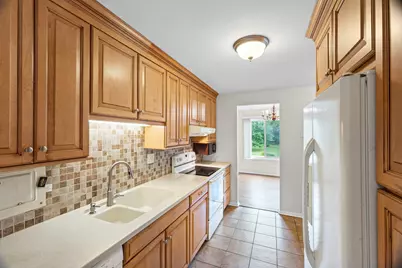 1505 E Central Road #216B, Arlington Heights, IL 60005 - Photo 4