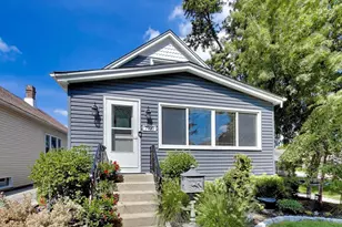 7720 W 65th Pl, Bedford Park, IL 60501 - Photo 6