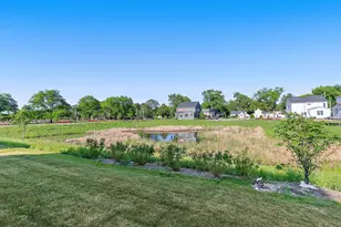 128 Furnas Dr, Batavia, IL 60510 - Photo 4