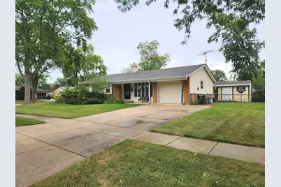 325 Spruce Lane, Elk Grove Village, IL 60007 - Photo 4