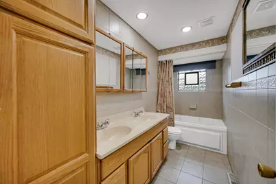 7506 W 83rd Place, Bridgeview, IL 60455 - Photo 14
