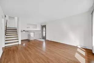 7506 W 83rd Pl, Bridgeview, IL 60455 - Photo 8