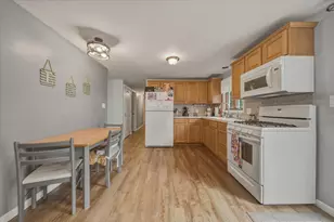 5564 S Greenland Dr, Rochelle, IL 61068 - Photo 6