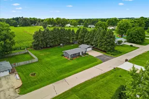 5564 S Greenland Dr, Rochelle, IL 61068 - Photo 26