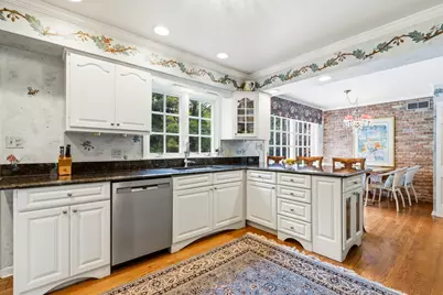 59 Sheffield Lane, Oak Brook, IL 60523 - Photo 8