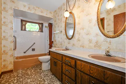 8540 Candlelight Drive E, Willow Springs, IL 60480 - Photo 22