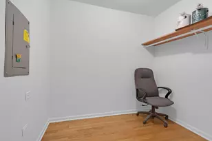 9240 Gross Point Rd, Skokie, IL 60077 - Photo 16