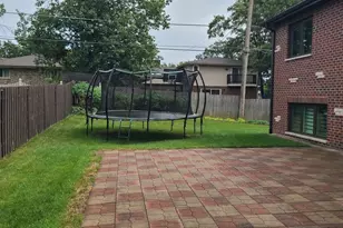 10057 S 86th Ct, Palos Hills, IL 60465 - Photo 2