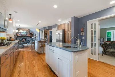 5903 Bentley Avenue, Willowbrook, IL 60527 - Photo 6