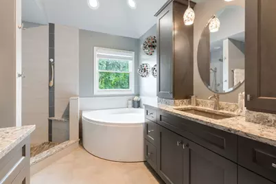 5903 Bentley Avenue, Willowbrook, IL 60527 - Photo 18