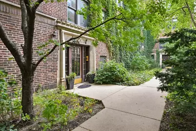 2013 W Farragut Avenue #1, Chicago, IL 60625 - Photo 2