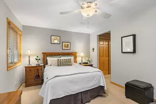 610 Berkley Ct, Schaumburg, IL 60194 - Photo 16