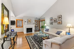 610 Berkley Ct, Schaumburg, IL 60194 - Photo 4