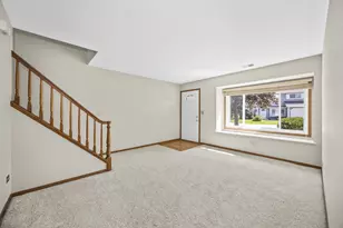 34015 White Oak Ln, Gurnee, IL 60031 - Photo 4