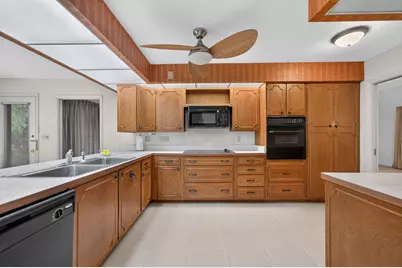 100 Forsythe Lane, Dekalb, IL 60115 - Photo 26