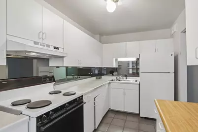 3550 N Lake Shore Drive #820, Chicago, IL 60657 - Photo 16