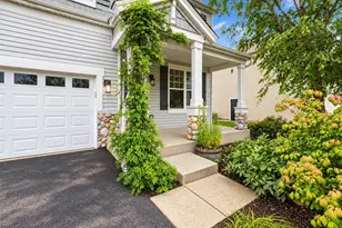 995 Christine Ln, Antioch, IL 60002 - Photo 2