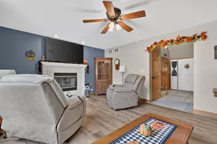 706 Country Squire Ct, Morris, IL 60450 - Photo 6