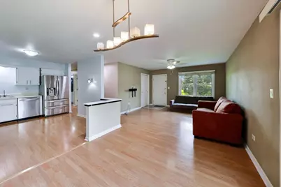 2172 N Queensburg Lane, Palatine, IL 60074 - Photo 8