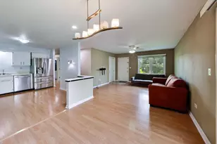 2172 N Queensburg Ln, Palatine, IL 60074 - Photo 8